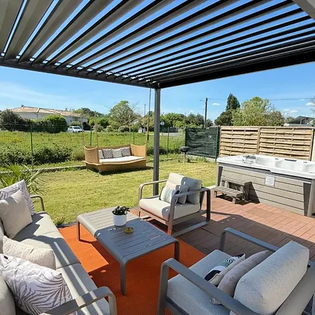 Maison Jacuzzi De Gamme Proche Bordeaux Prázdninový dům *